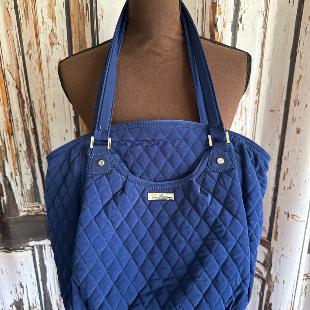 Vera Bradley navy blue quilted shoulder bag - Picture 2 of 6